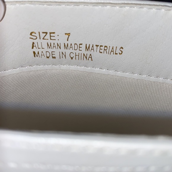 Lulu’s White Booties - Picture 9 of 10